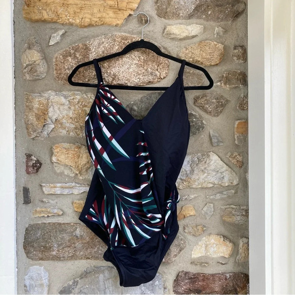 NEW Magicsuit by Miraclesuit Biarritz Hailey One Piece Swimsuit Black Tie - Picture 3 of 13